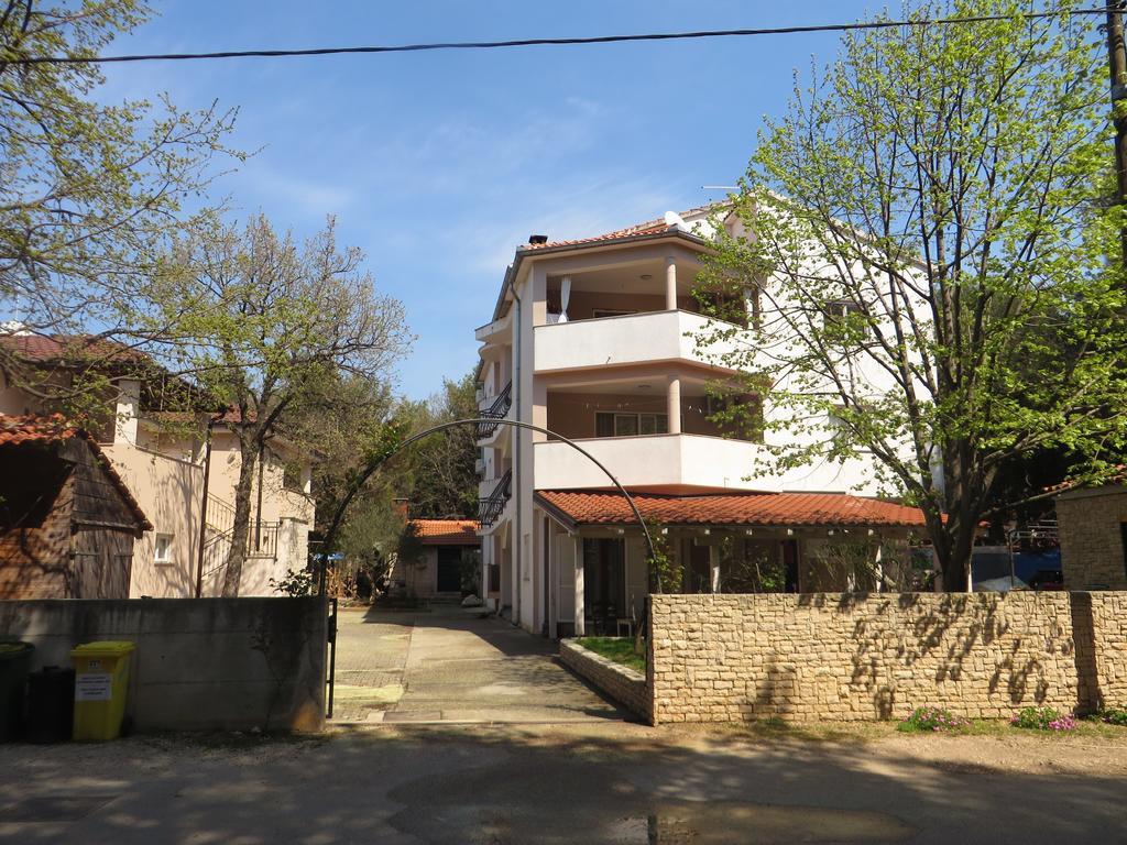 Apartments Karaba Pakostane Exterior photo