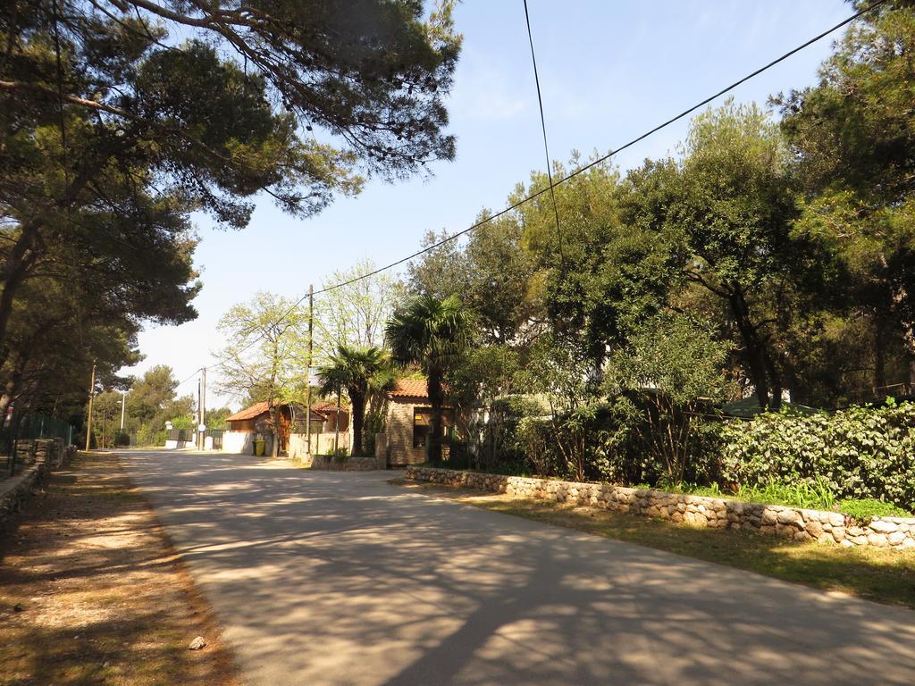 Apartments Karaba Pakostane Exterior photo
